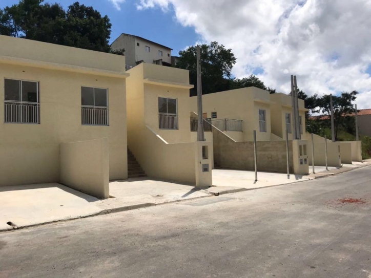 Casa à venda com 2 quartos, 60m² - Foto 5