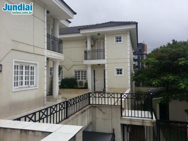 Sobrado, 3 quartos, 340 m² - Foto 1