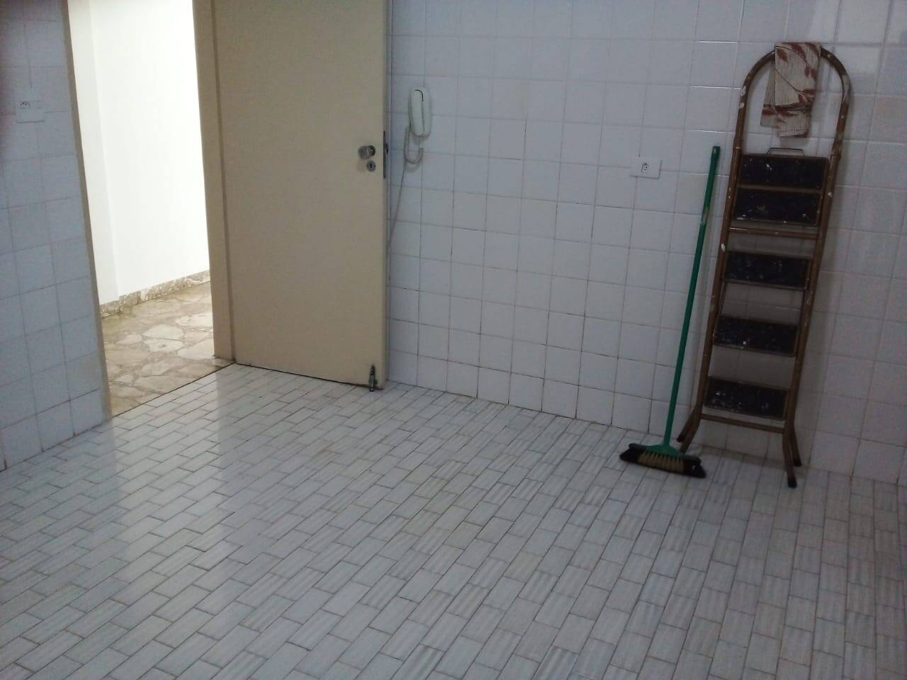 Apartamento para alugar com 3 quartos, 116m² - Foto 2