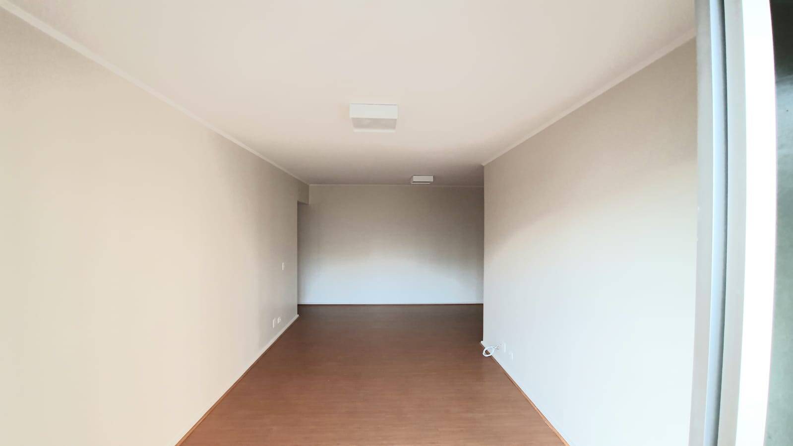 Apartamento para alugar com 3 quartos, 105m² - Foto 11