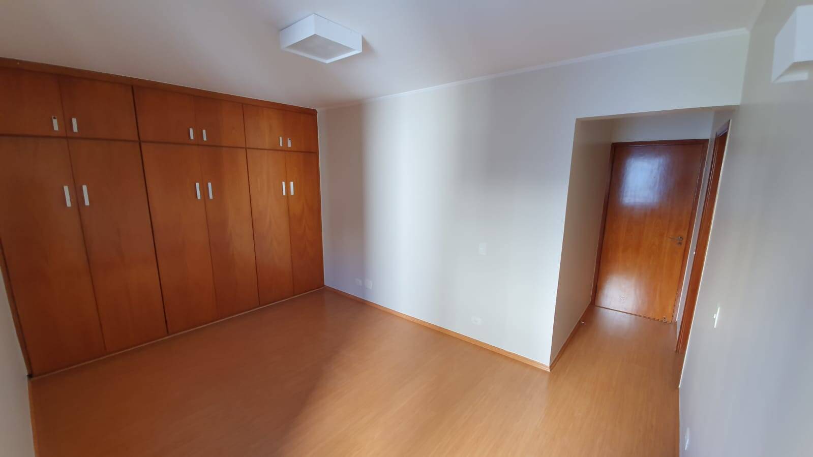 Apartamento para alugar com 3 quartos, 105m² - Foto 14