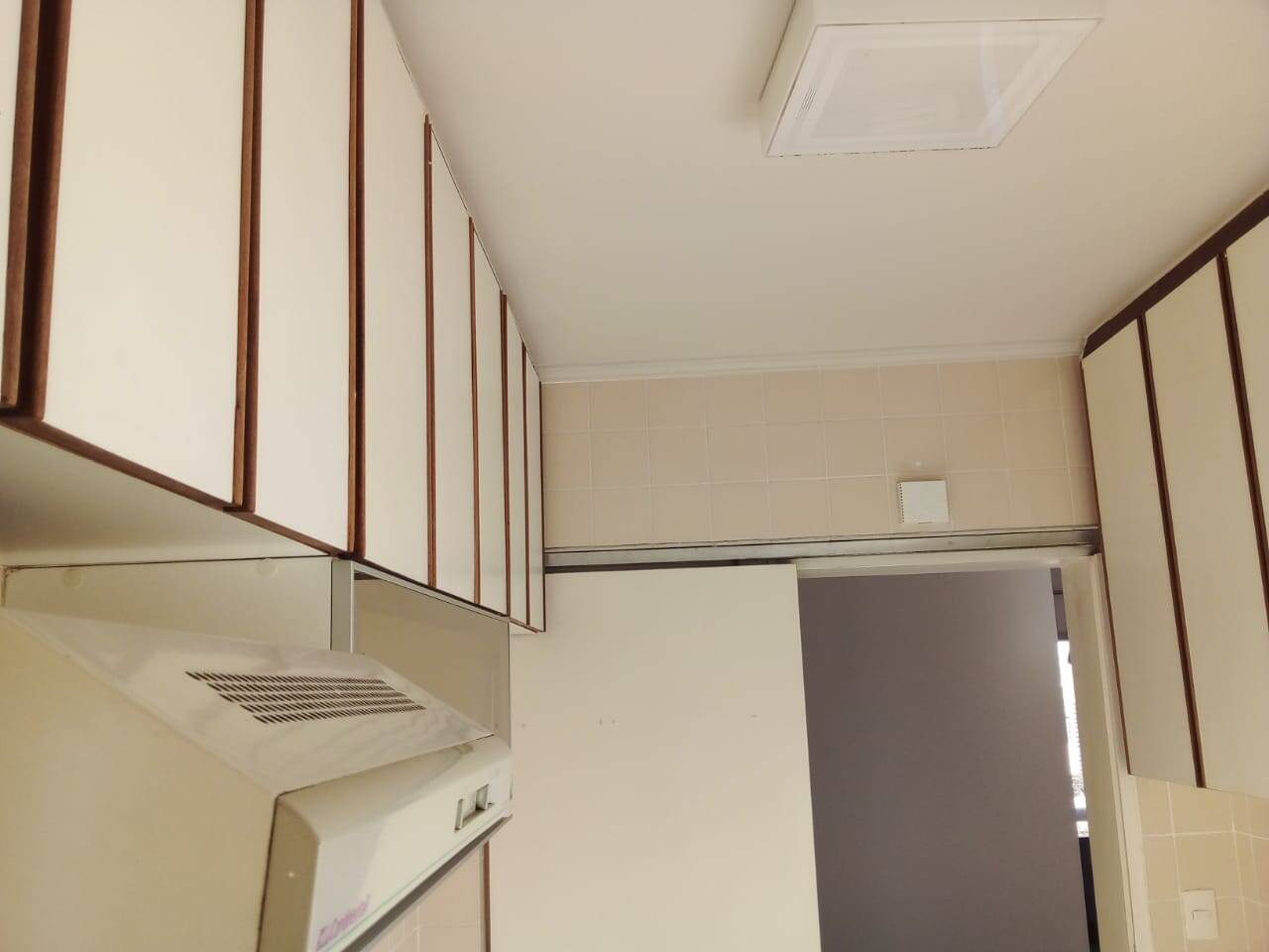 Apartamento para alugar com 2 quartos, 65m² - Foto 11