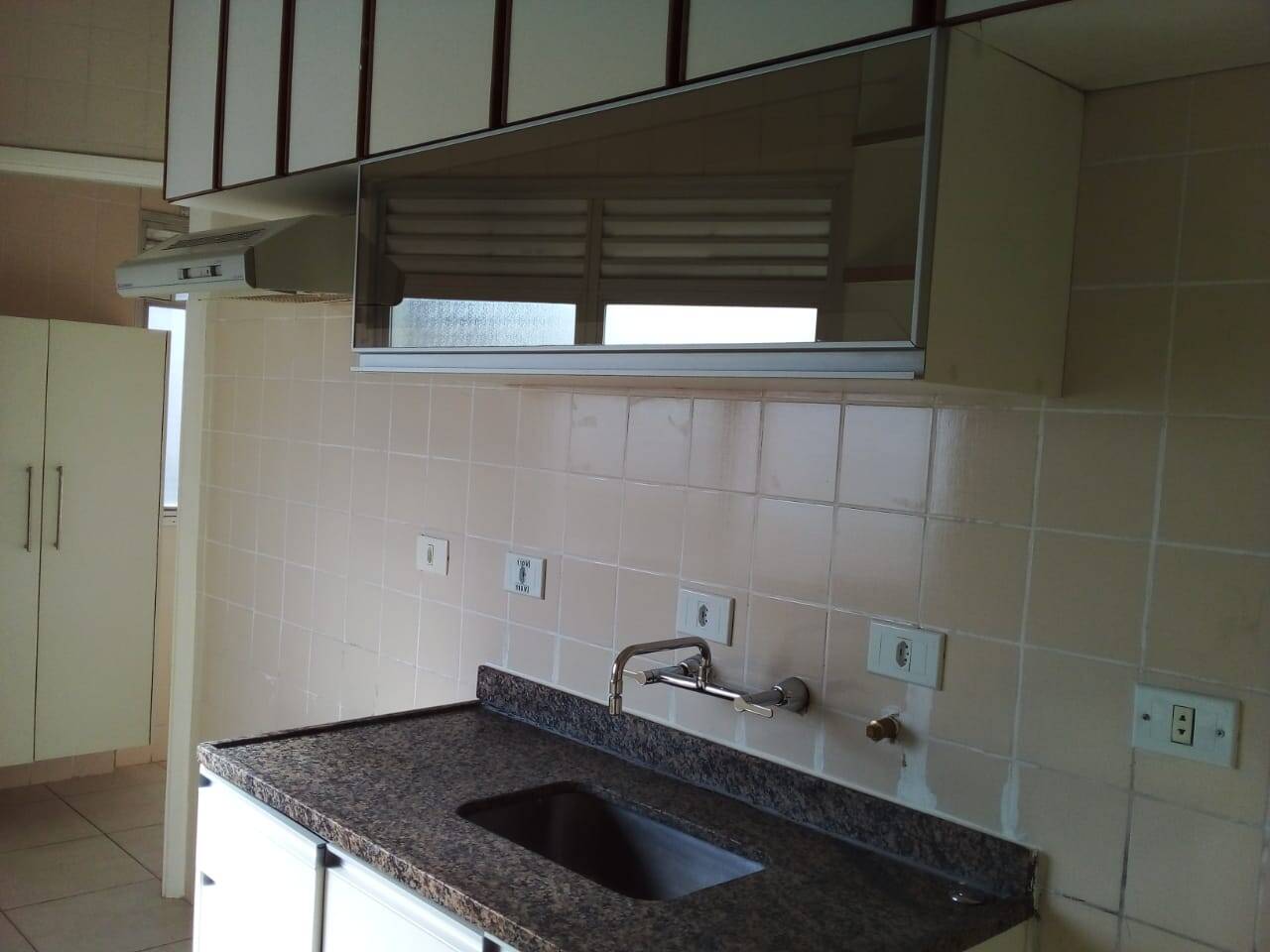 Apartamento para alugar com 2 quartos, 65m² - Foto 10