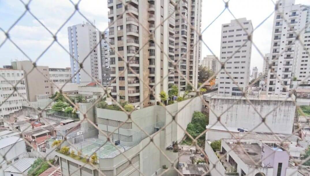 Apartamento para alugar com 2 quartos, 75m² - Foto 28