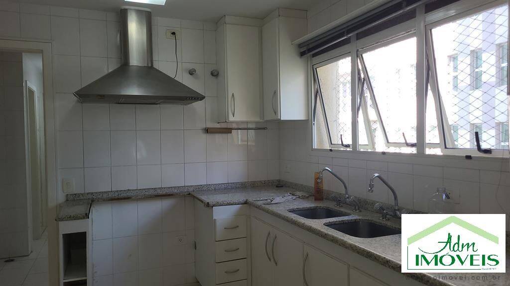 Apartamento para alugar com 3 quartos, 245m² - Foto 4