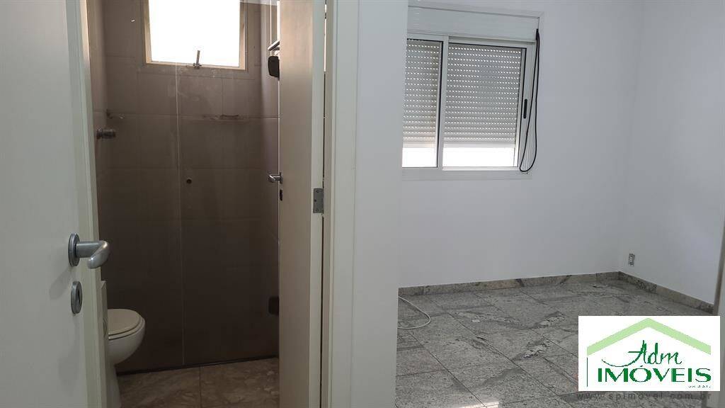 Apartamento para alugar com 3 quartos, 245m² - Foto 11
