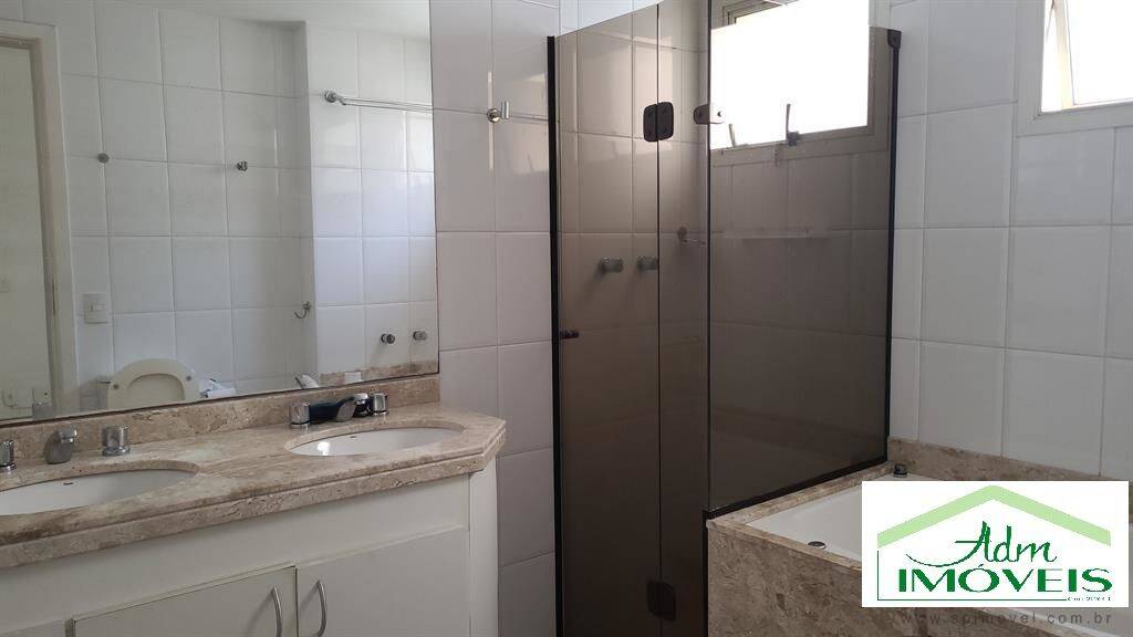 Apartamento para alugar com 3 quartos, 245m² - Foto 18