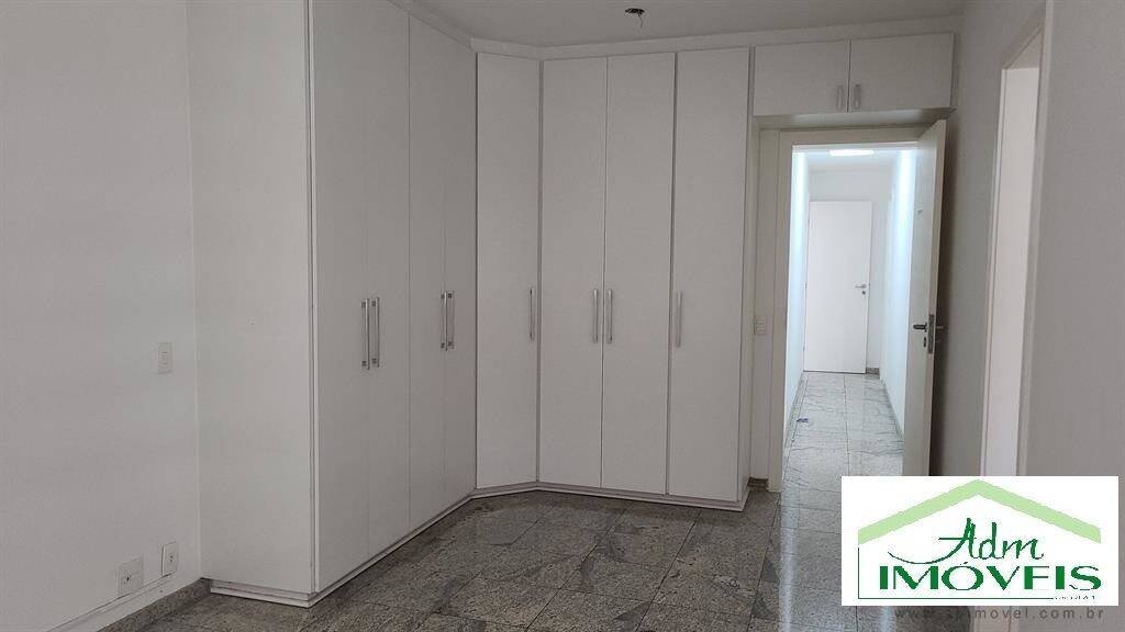 Apartamento para alugar com 3 quartos, 245m² - Foto 17