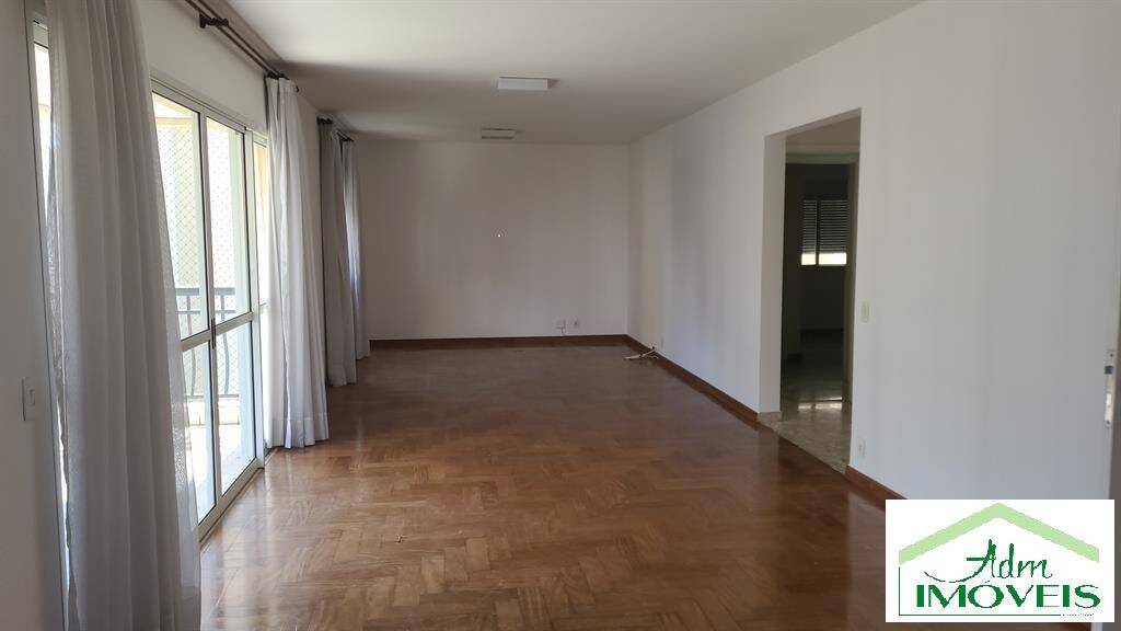 Apartamento para alugar com 3 quartos, 245m² - Foto 1