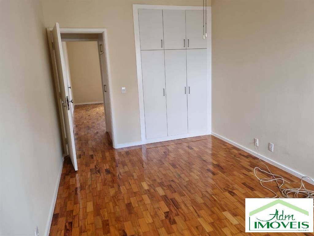 Apartamento para alugar com 4 quartos, 140m² - Foto 11