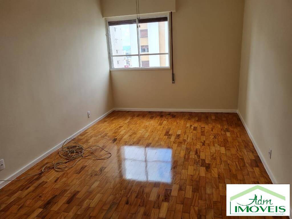 Apartamento para alugar com 4 quartos, 140m² - Foto 13