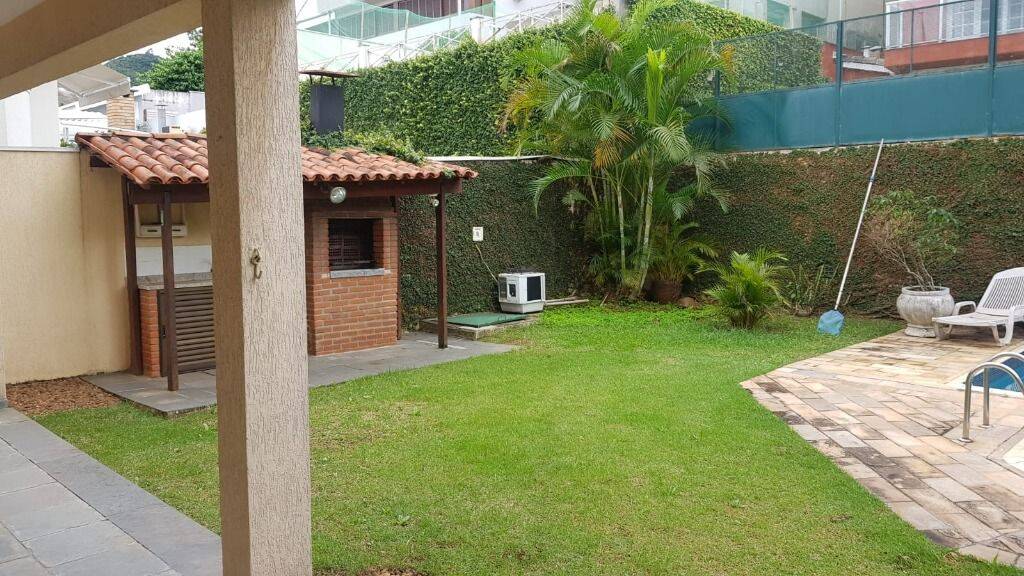 Casa, 4 quartos, 252 m² - Foto 1