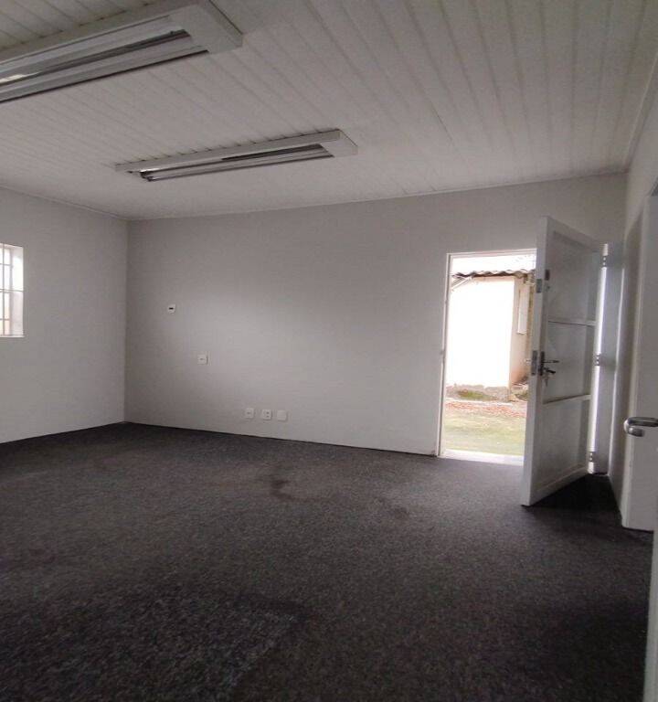 Casa para alugar com 5 quartos, 200m² - Foto 5