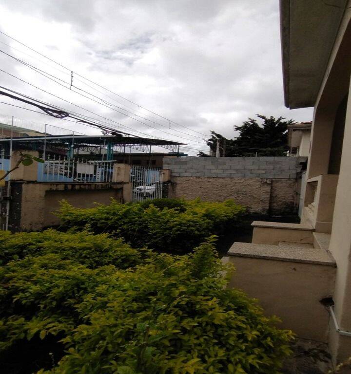 Casa para alugar com 5 quartos, 200m² - Foto 8