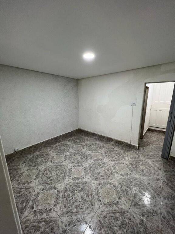 Casa para alugar com 2 quartos, 98m² - Foto 12