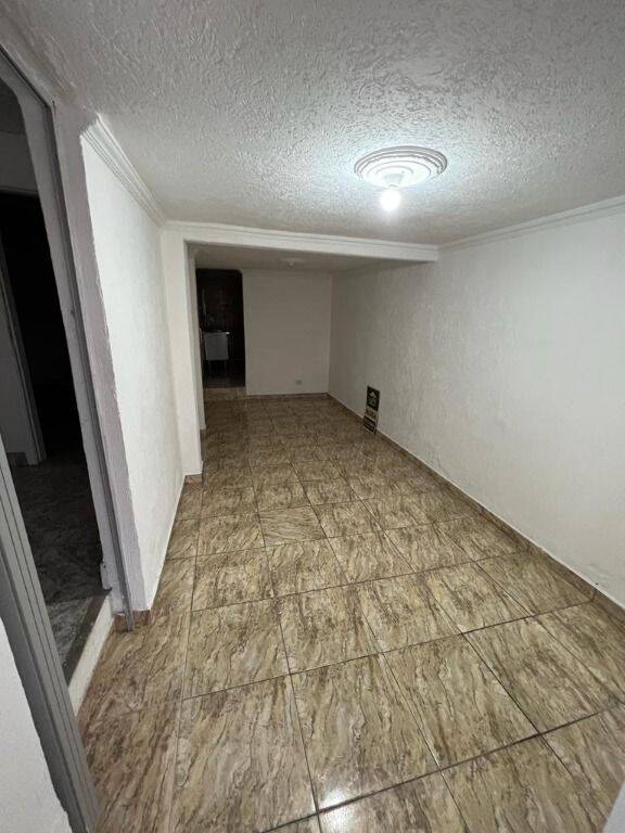 Casa para alugar com 2 quartos, 98m² - Foto 11