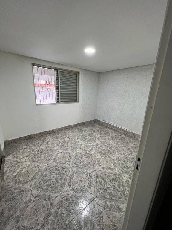 Casa para alugar com 2 quartos, 98m² - Foto 13