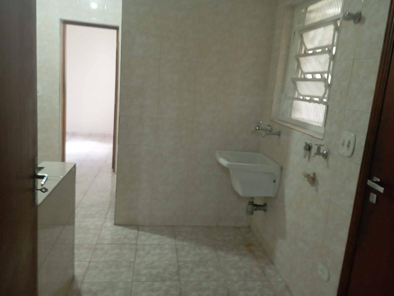 Casa para alugar com 2 quartos, 125m² - Foto 11