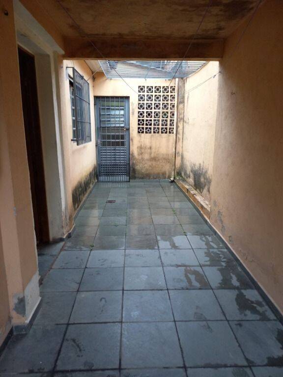 Casa à venda com 2 quartos, 100m² - Foto 13