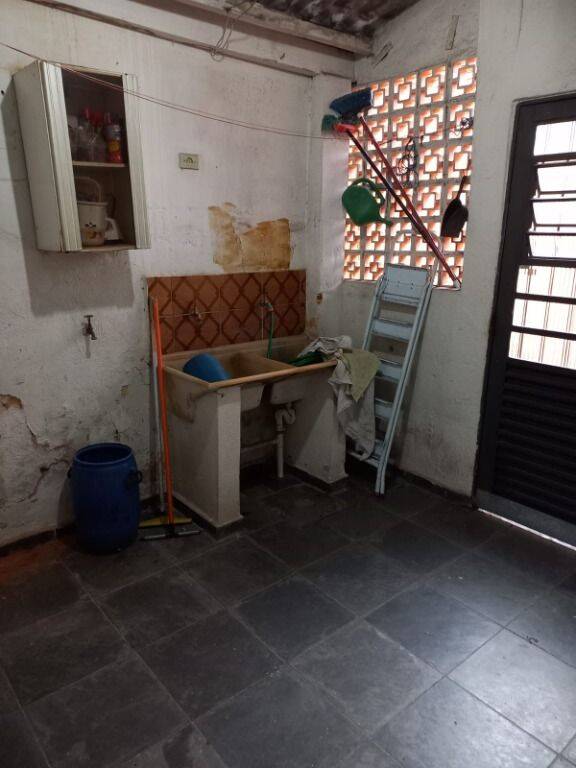 Casa à venda com 2 quartos, 100m² - Foto 11