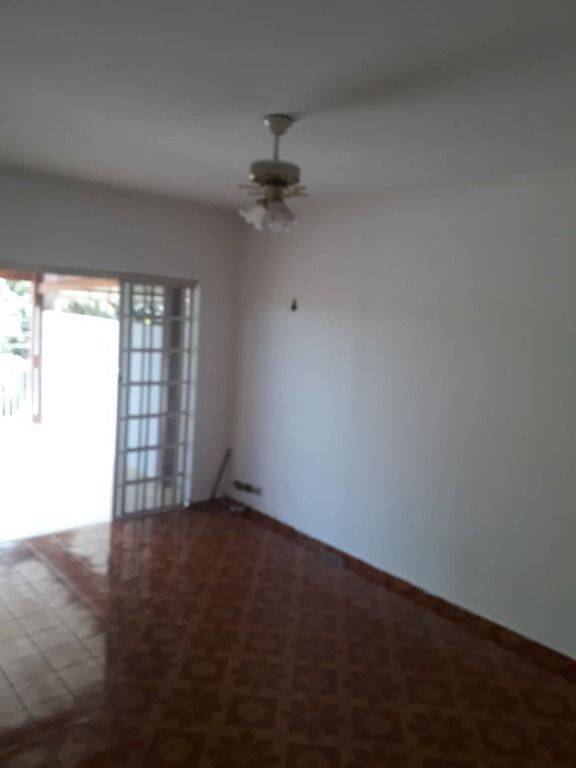 Casa à venda e aluguel com 3 quartos, 160m² - Foto 5