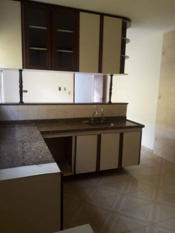 Casa à venda e aluguel com 3 quartos, 160m² - Foto 11
