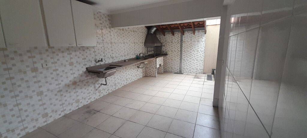 Casa, 3 quartos, 250 m² - Foto 3