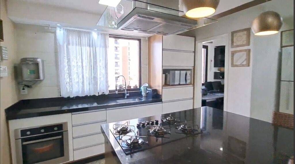 Apartamento à venda com 3 quartos, 161m² - Foto 15