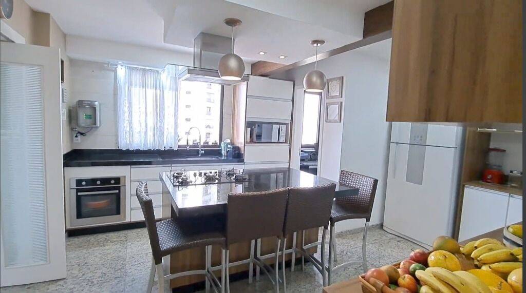 Apartamento à venda com 3 quartos, 161m² - Foto 17