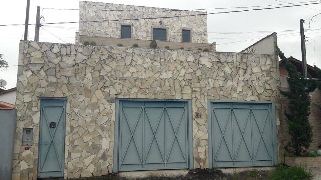 Casa à venda com 4 quartos, 480m² - Foto 1