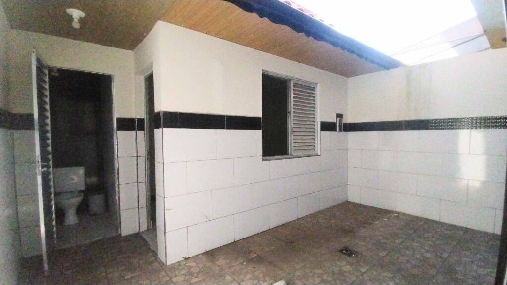 Casa para alugar com 2 quartos, 150m² - Foto 19