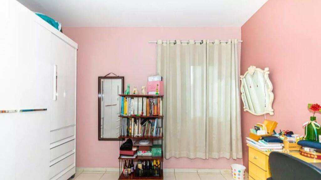 Sobrado, 3 quartos, 247 m² - Foto 2