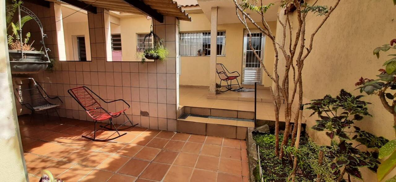 Casa, 4 quartos, 180 m² - Foto 2