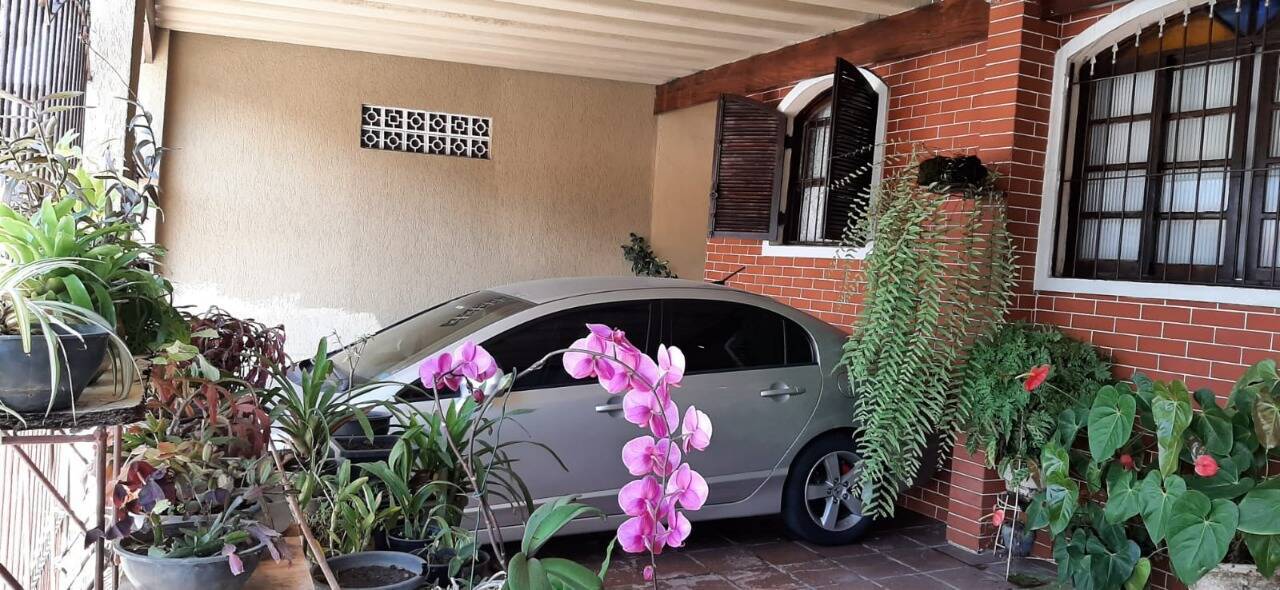 Casa, 4 quartos, 180 m² - Foto 1