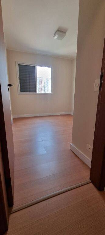 Apartamento para alugar com 3 quartos, 105m² - Foto 19