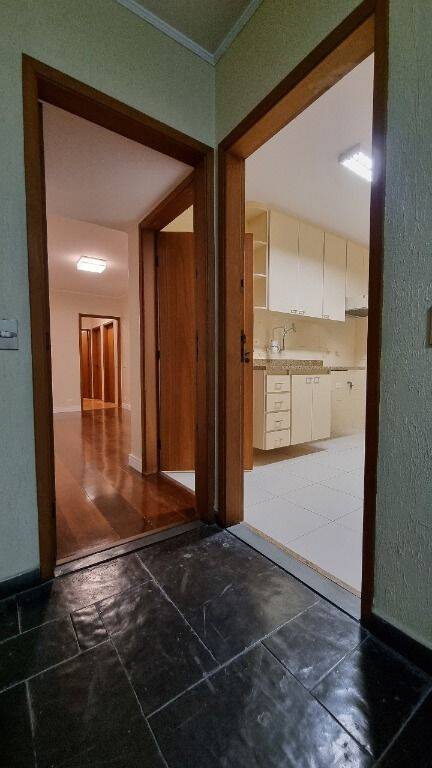 Apartamento para alugar com 3 quartos, 105m² - Foto 27