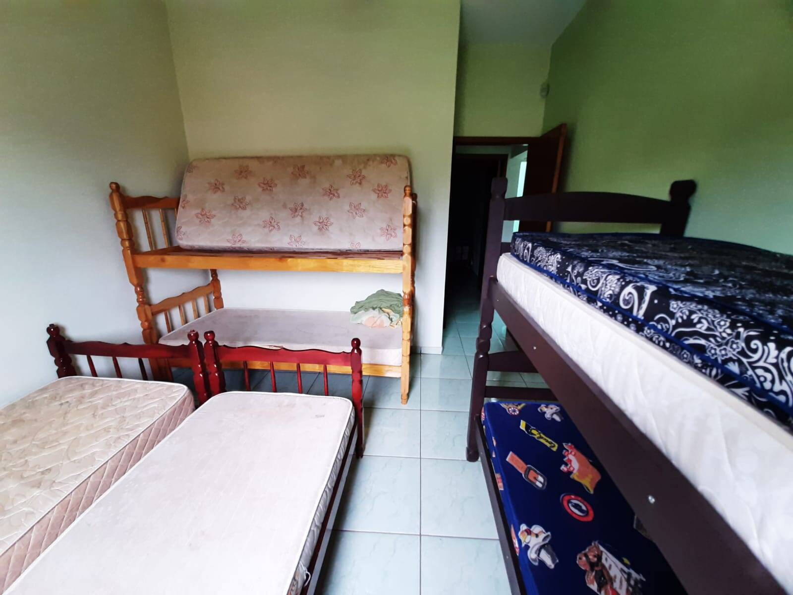 Casa à venda com 4 quartos, 950m² - Foto 4