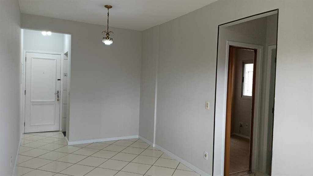 Apartamento à venda com 2 quartos, 60m² - Foto 3
