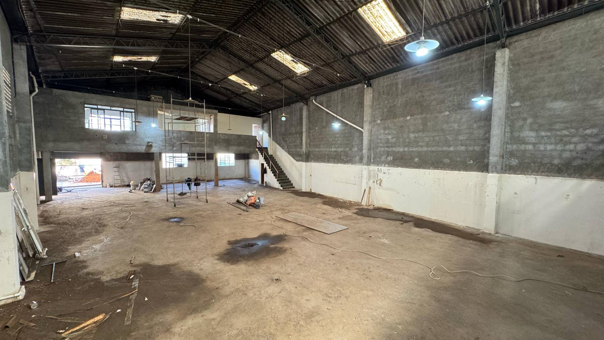 Sala-Conjunto, 1000 m² - Foto 2