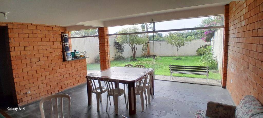 Sobrado à venda e aluguel com 4 quartos, 367m² - Foto 1