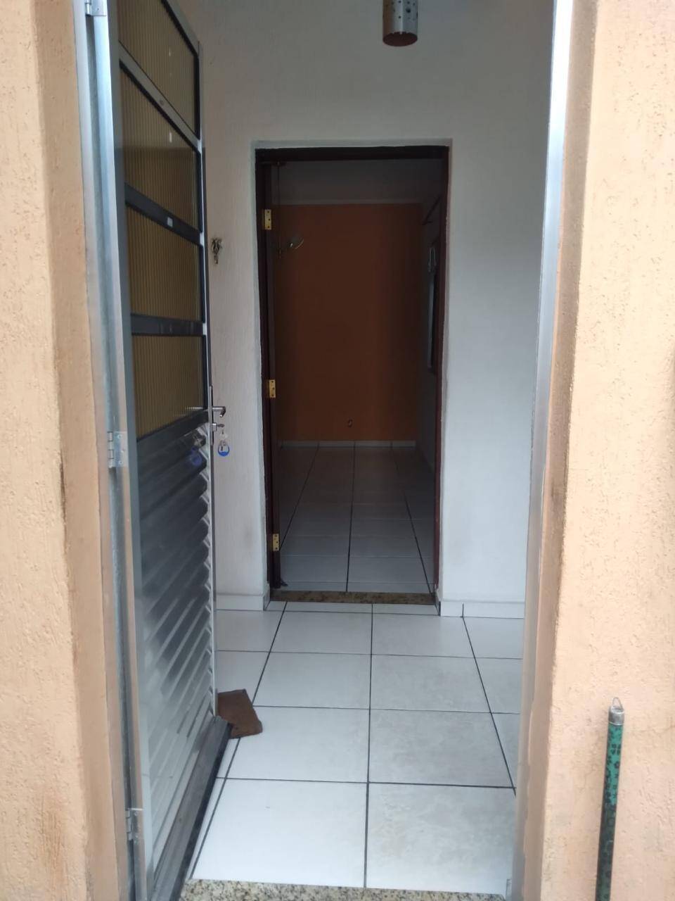 Casa para alugar com 2 quartos, 70m² - Foto 3