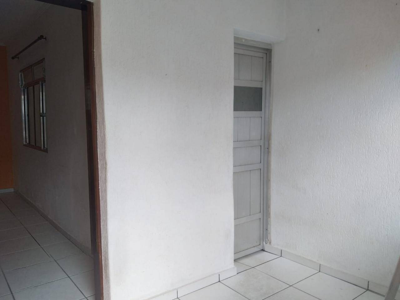 Casa para alugar com 2 quartos, 70m² - Foto 4
