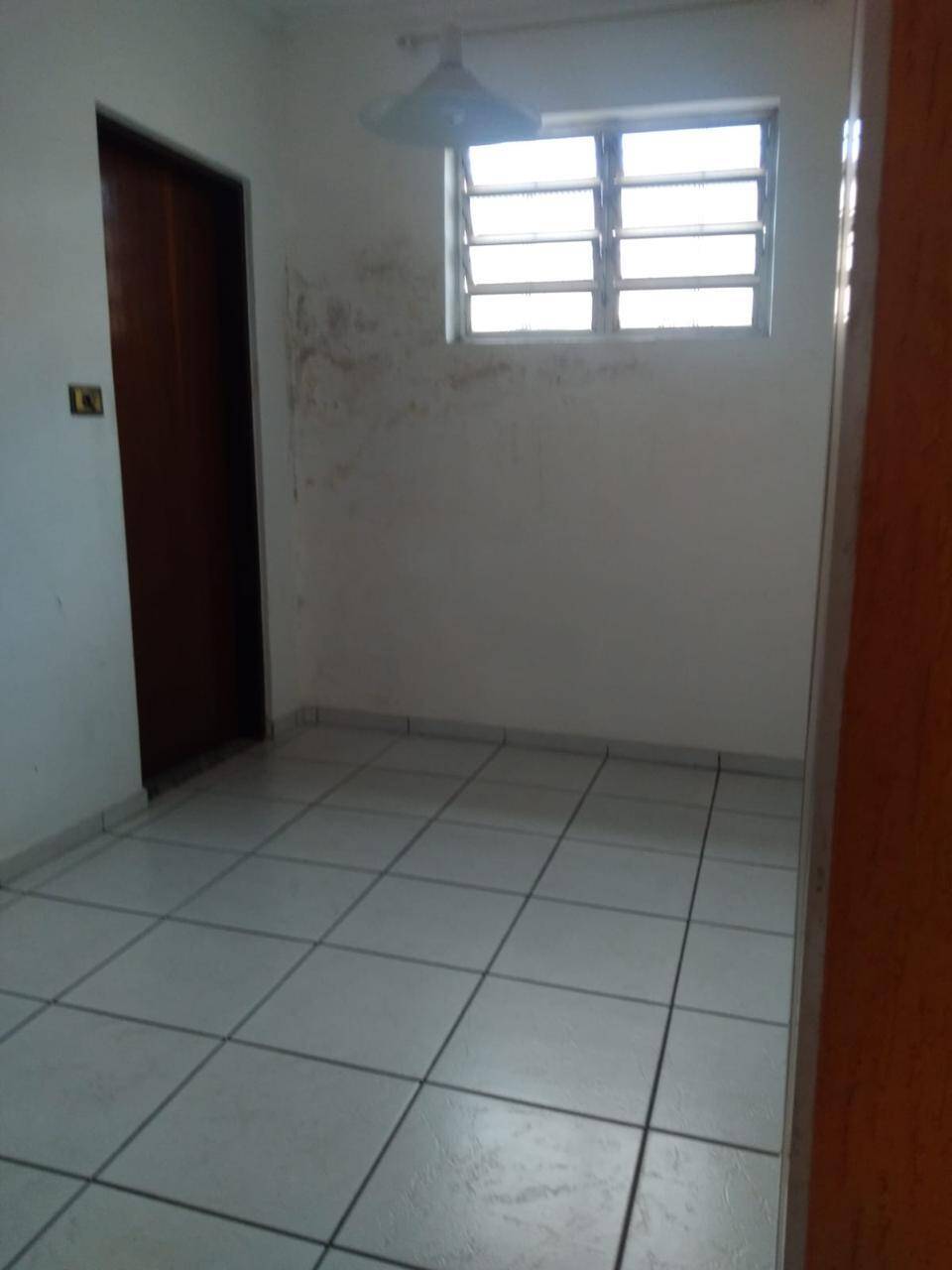 Casa para alugar com 2 quartos, 70m² - Foto 8