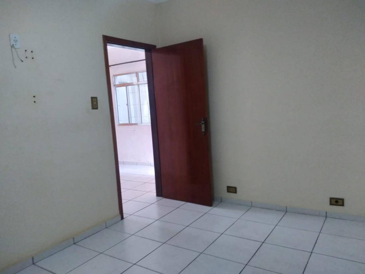 Casa para alugar com 2 quartos, 70m² - Foto 6