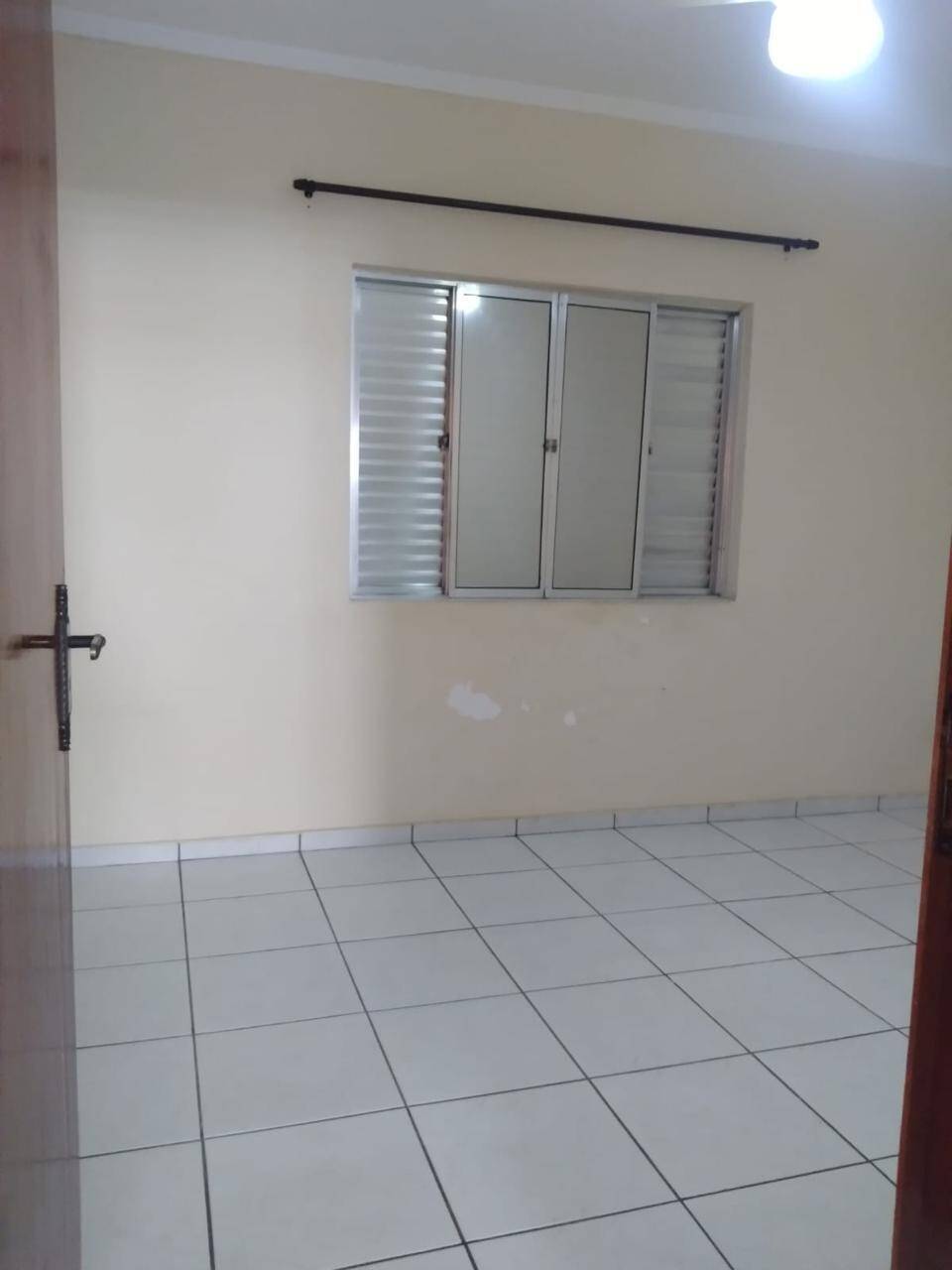 Casa para alugar com 2 quartos, 70m² - Foto 7