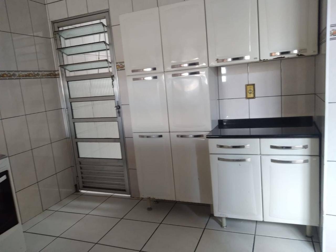 Casa para alugar com 2 quartos, 70m² - Foto 12