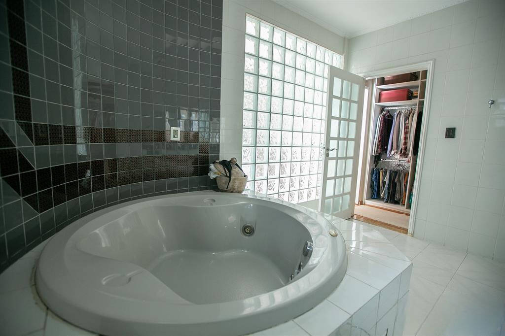Casa à venda com 4 quartos, 350m² - Foto 10