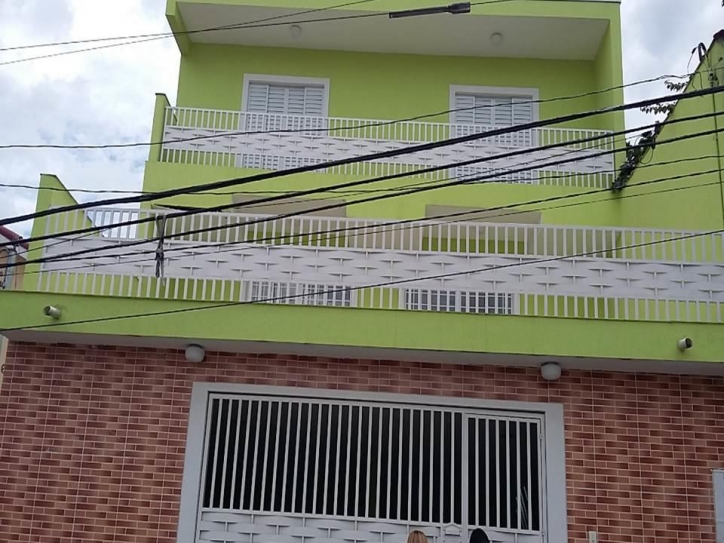 Sobrado à venda com 3 quartos, 210m² - Foto 1