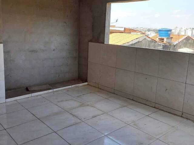 Sobrado para Venda em Carapicuíba - 5